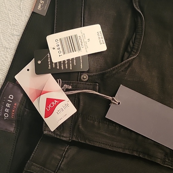 Torrid sky high skinny.  Size 14. New with tags - Picture 3 of 5